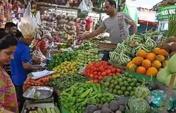 ರಾಜ್ಯದಲ್ಲಿ ಕೈ ಕೊಟ್ಟ ಮುಂಗಾರು : ಗ್ರಾಹಕರಿಗೆ ತರಕಾರಿ ಬೆಲೆ ಏರಿಕೆ ಬಿಸಿ