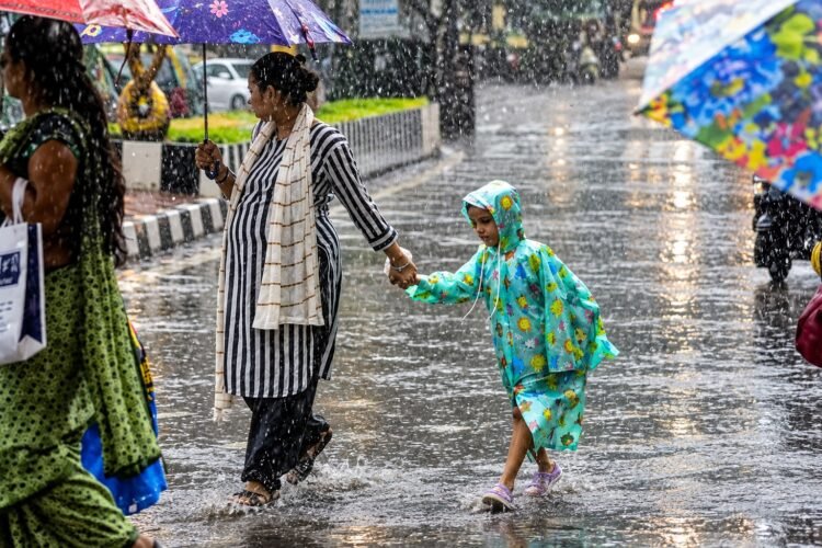 ಬೆಂಗಳೂರು ಸೇರಿದಂತೆ ಹಲವೆಡೆ ಇಂದು ಗುಡುಗು ಸಹಿತ ಭಾರಿ ಮಳೆ ಸಾಧ್ಯತೆ